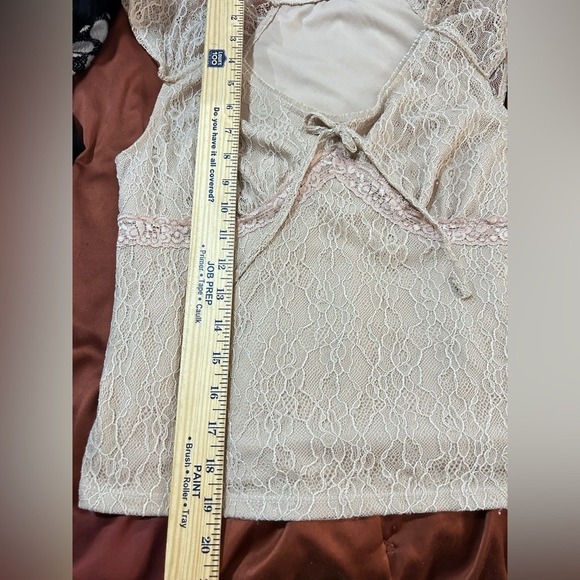 Lace Fitted Blouse Cap Sleeves Stretchy Fall Beige MEDIUM‎ - Picture 3 of 8